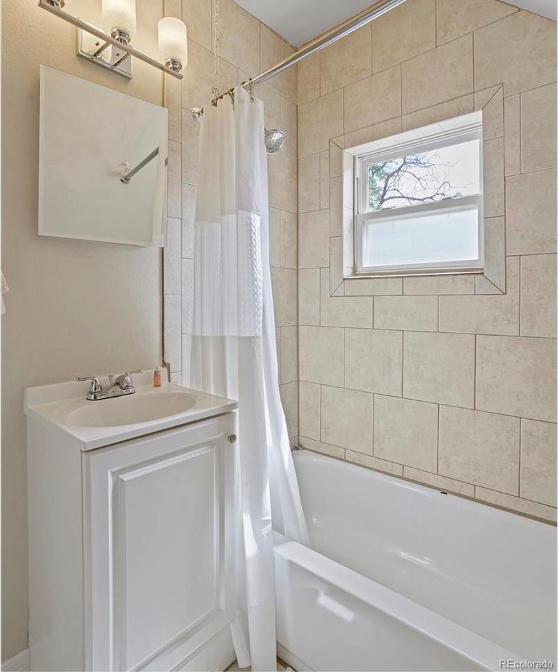 3446 N Marion Street