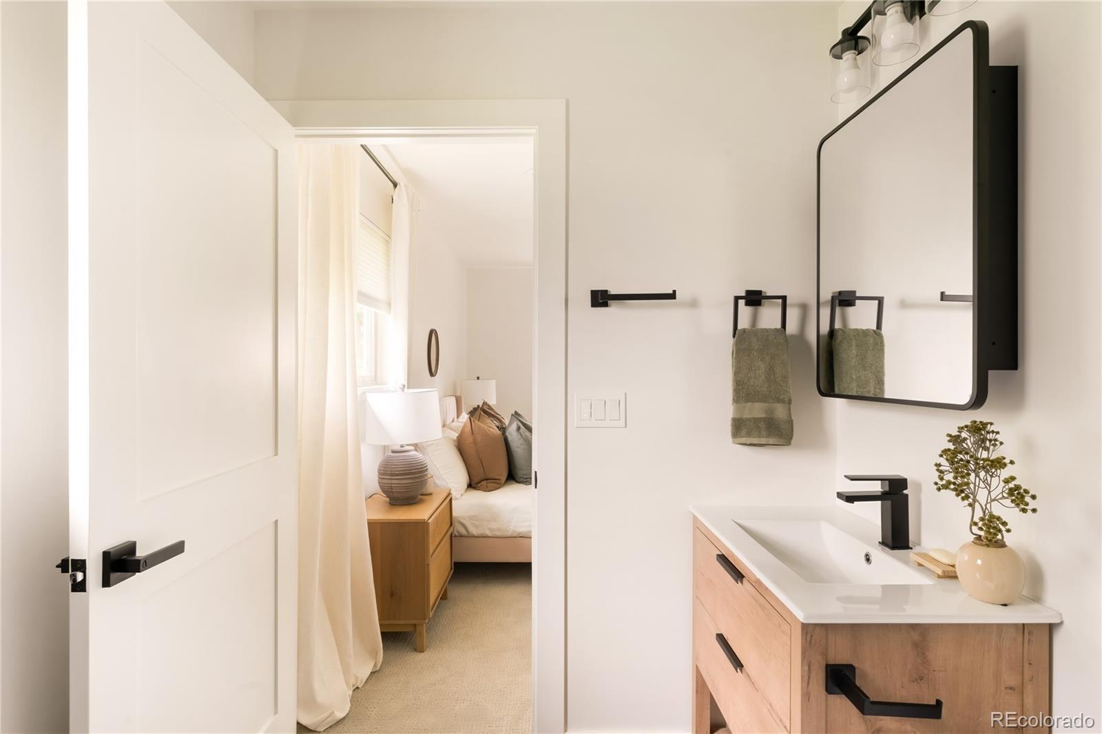 6928 S Columbine Way