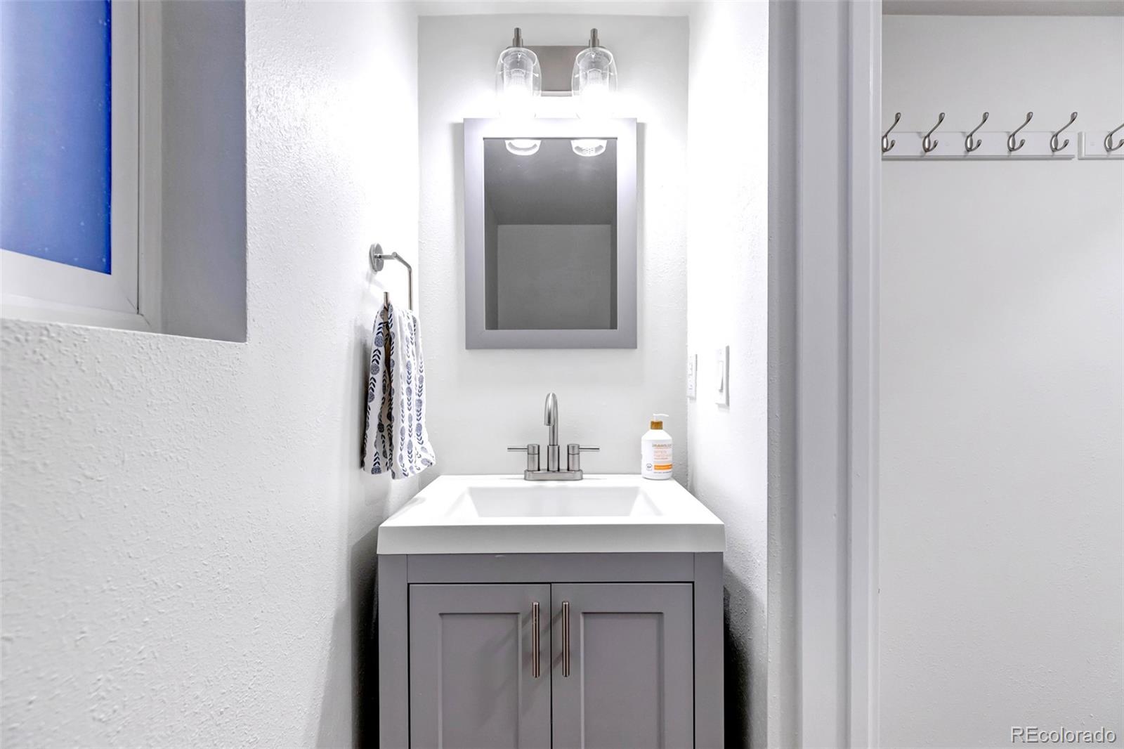 10814 Linda Vista Drive