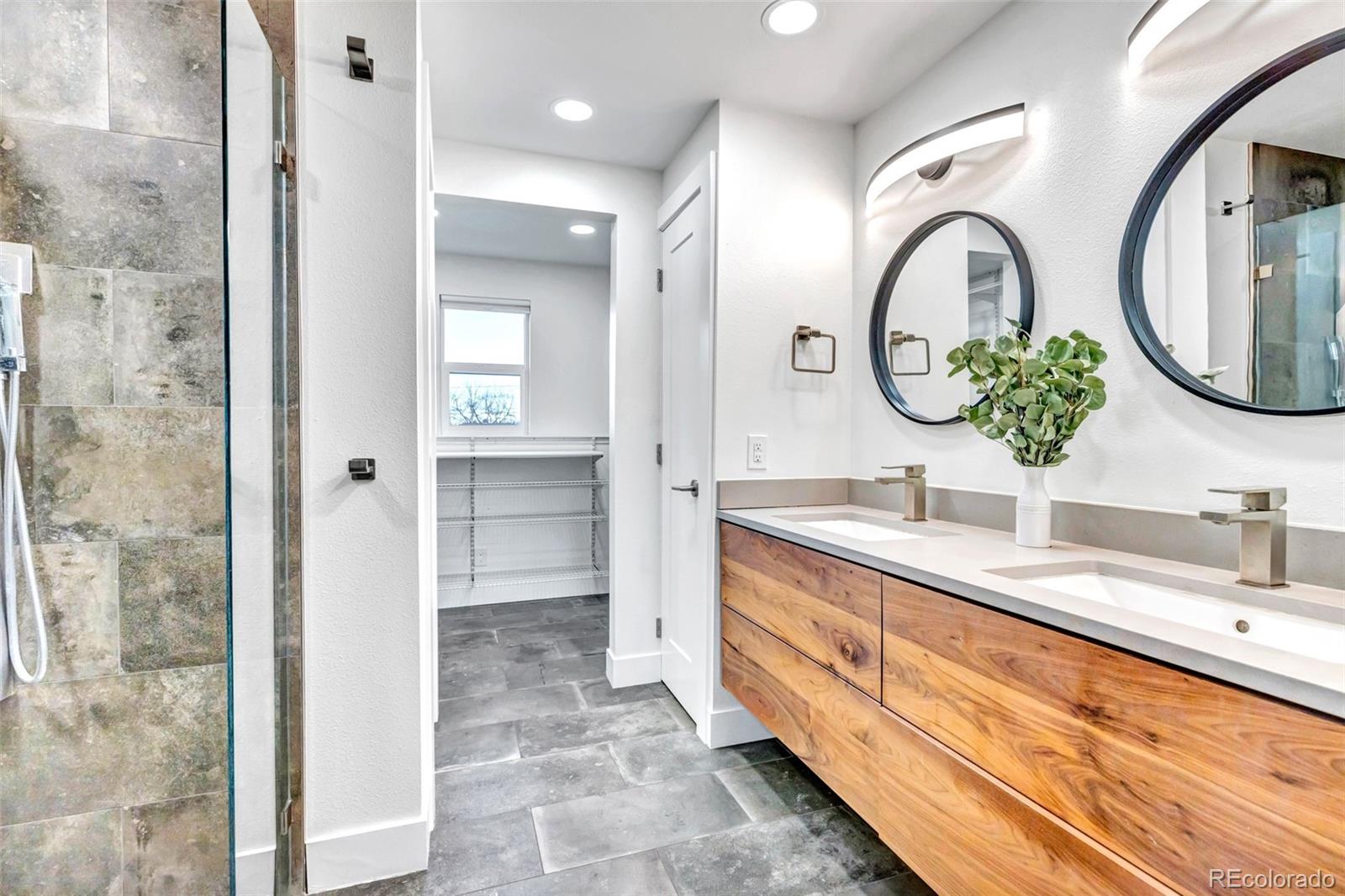 10814 Linda Vista Drive