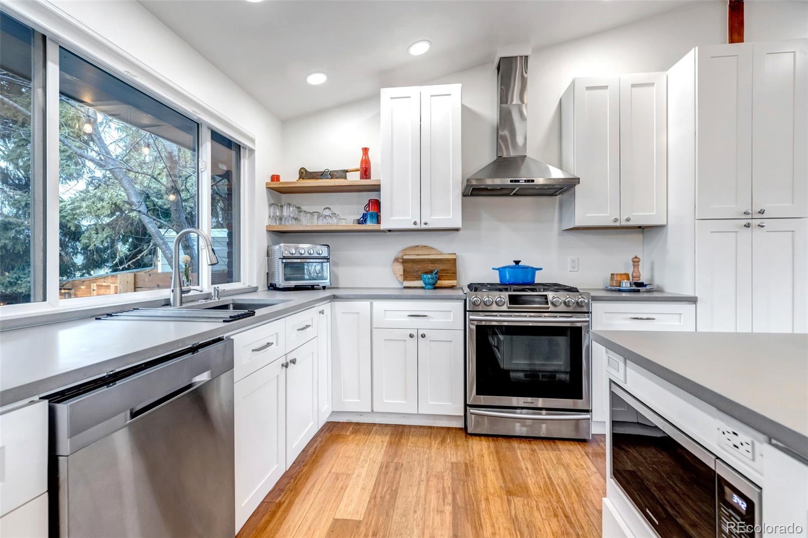 10814 Linda Vista Drive