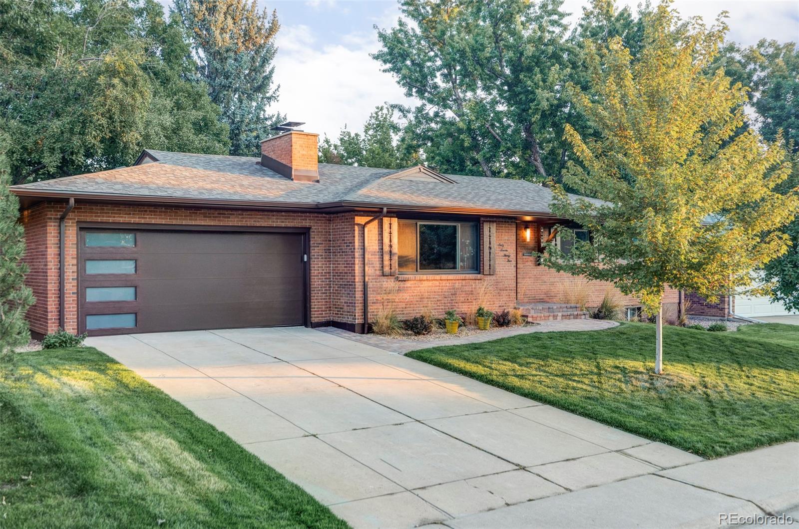 6735 E Villanova Place