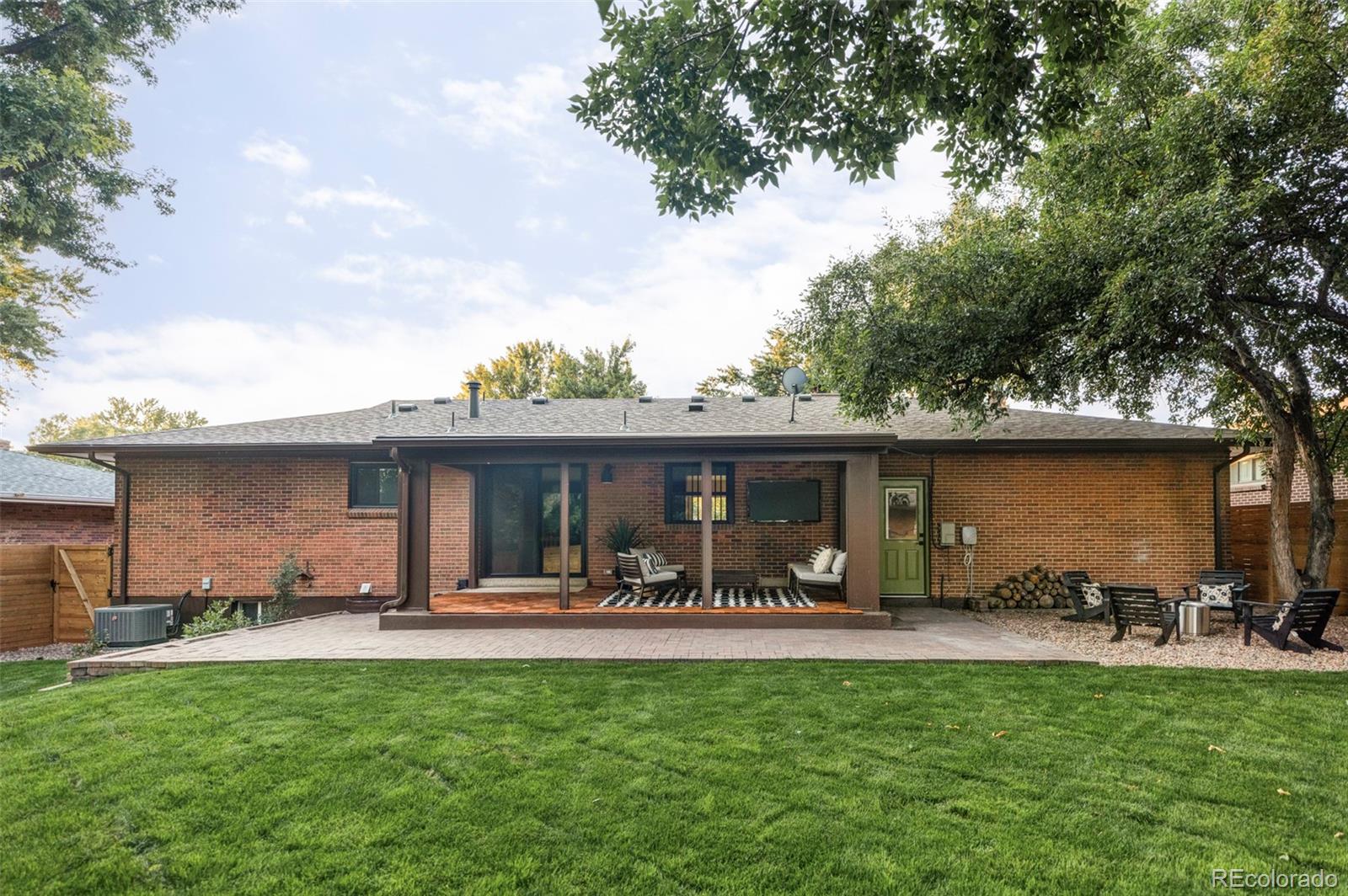 6735 E Villanova Place