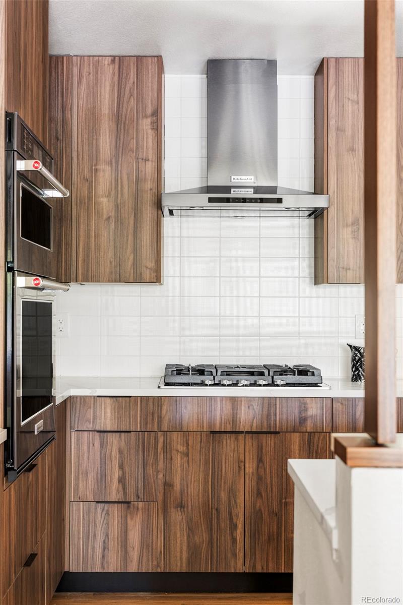 6735 E Villanova Place