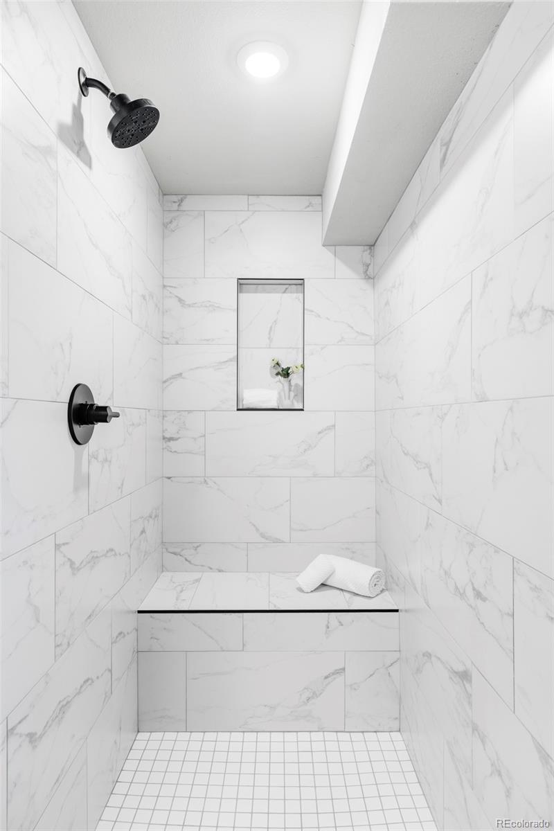 6735 E Villanova Place