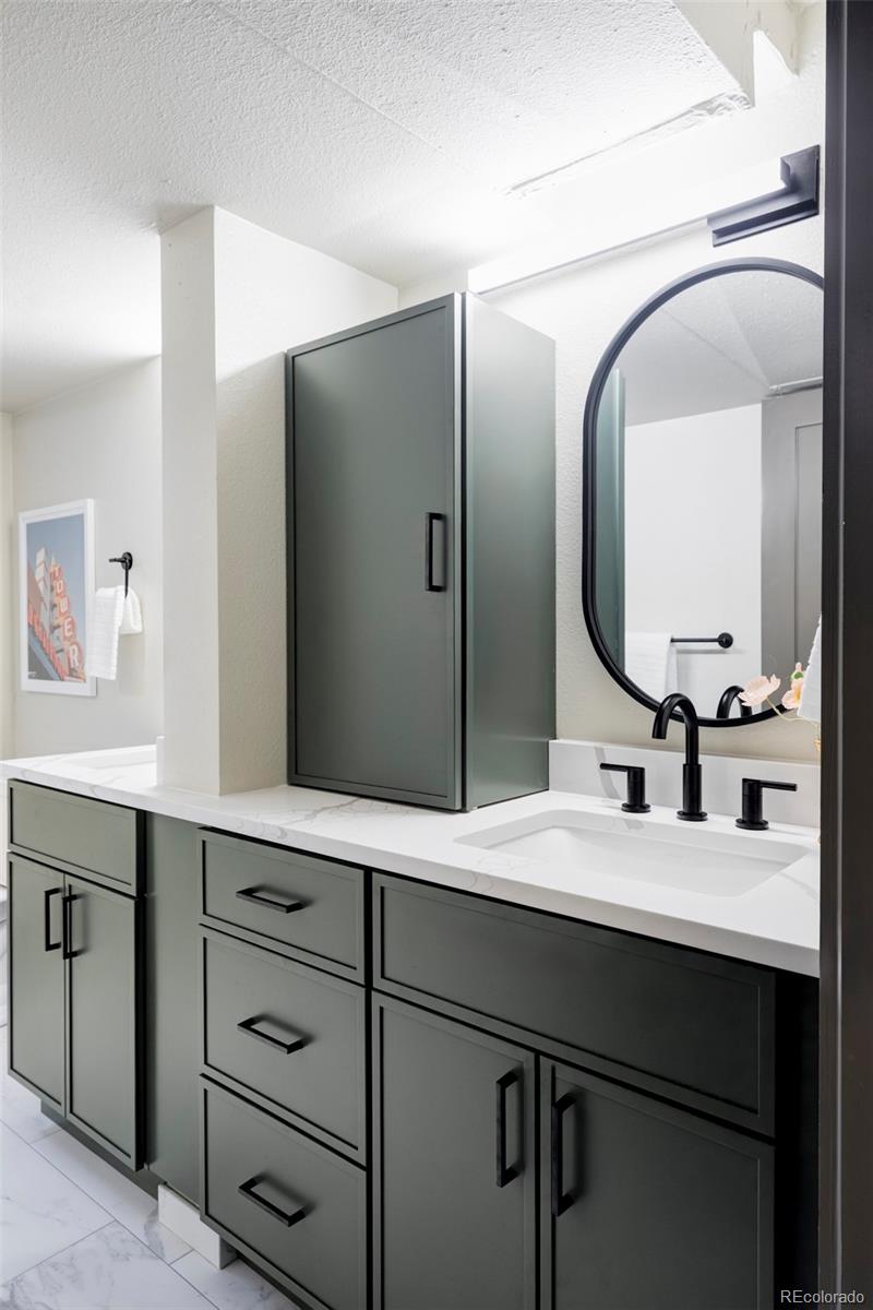 6735 E Villanova Place