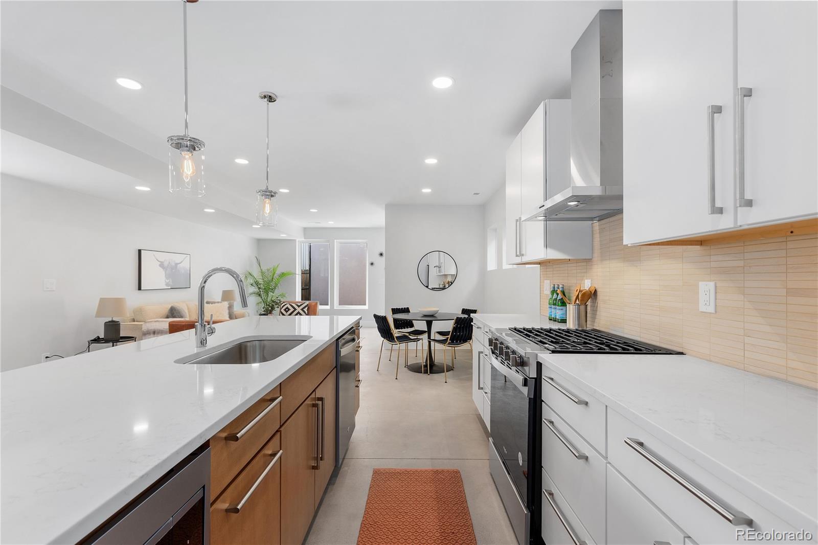 3725 N Franklin Street