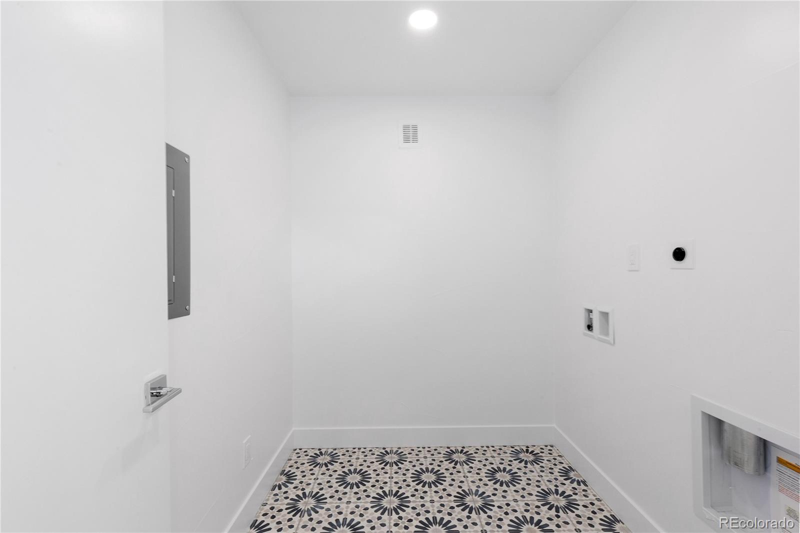 3725 N Franklin Street