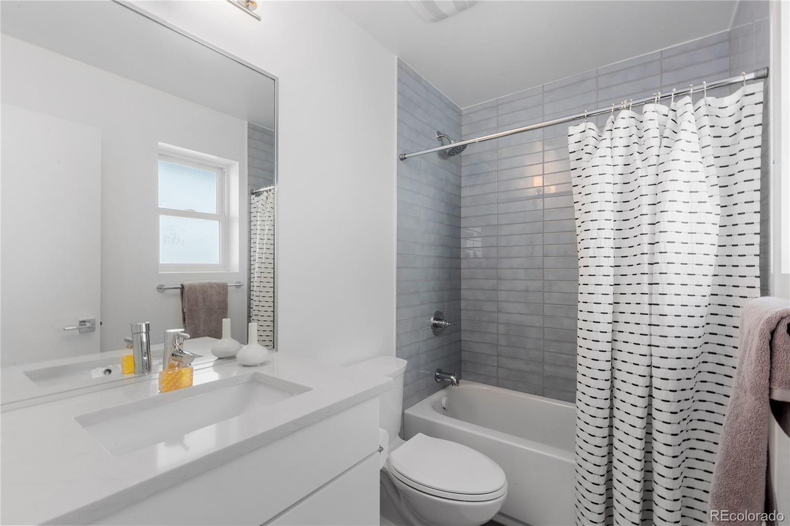 3725 N Franklin Street