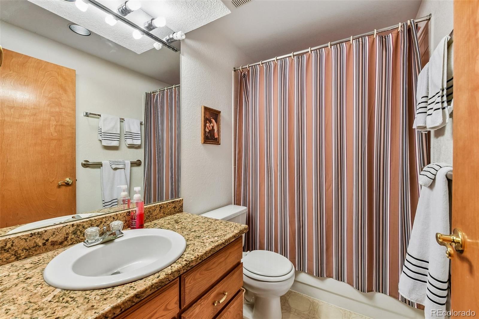 2547 E 124th Place