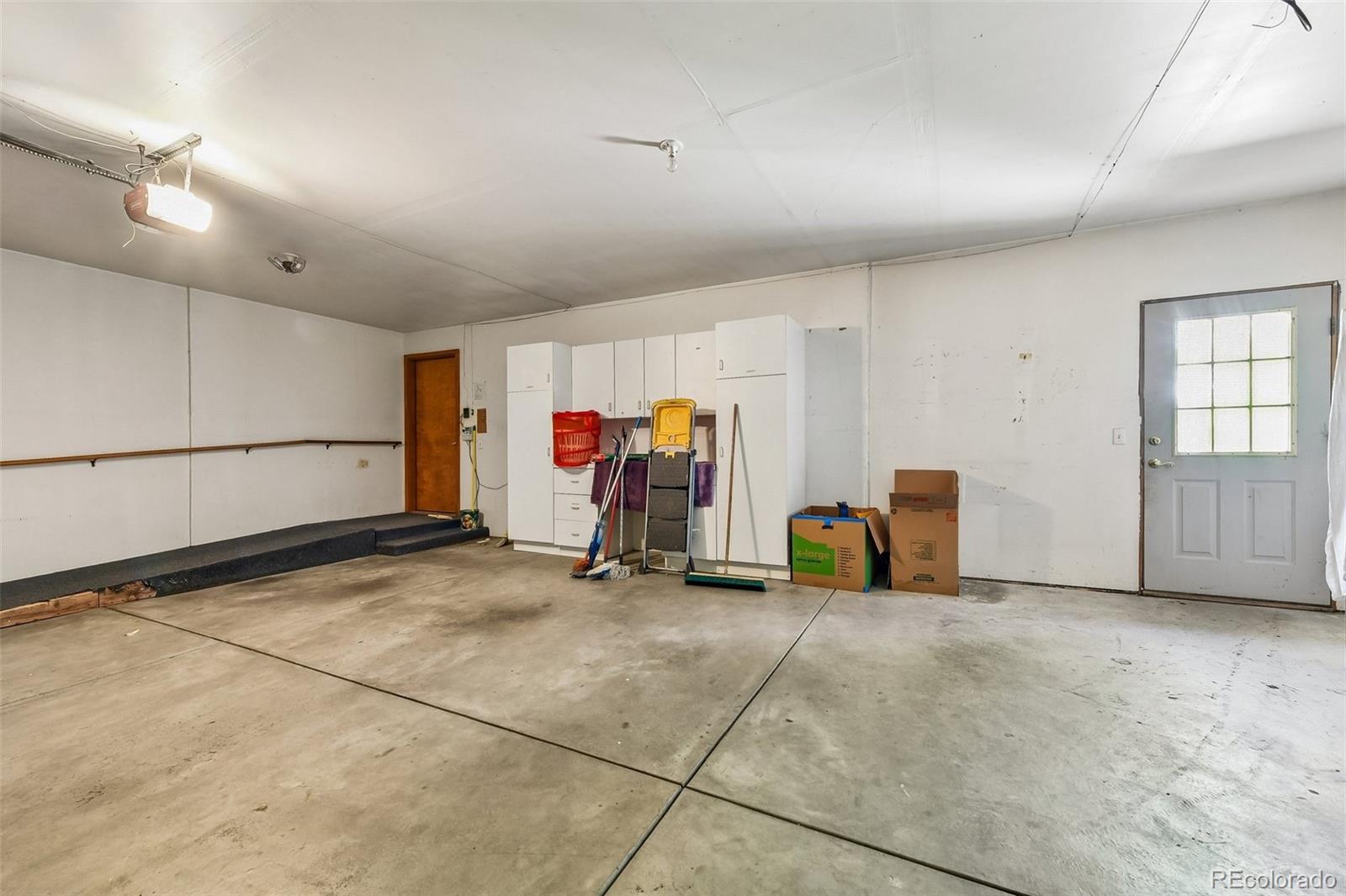 2547 E 124th Place