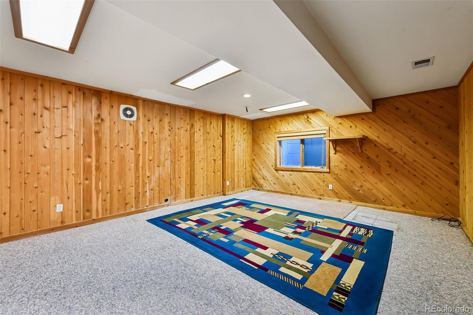 2547 E 124th Place