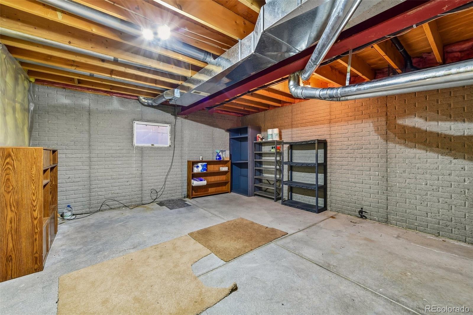 2547 E 124th Place