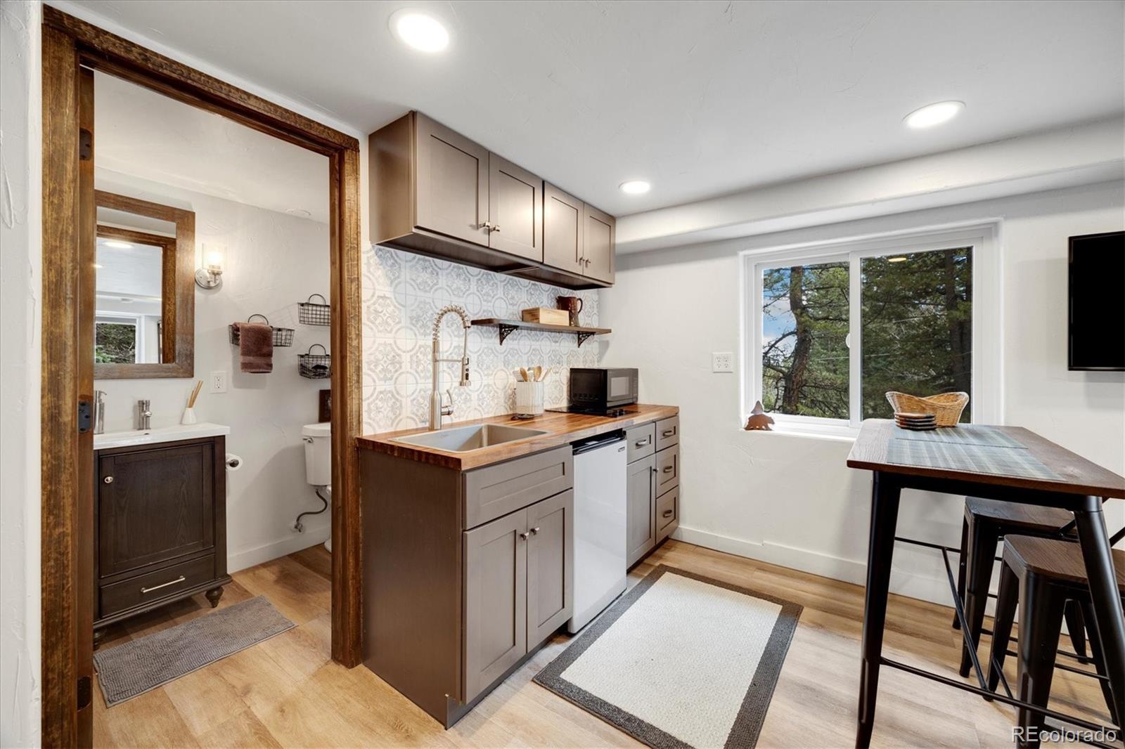 39 Pat Creek Road