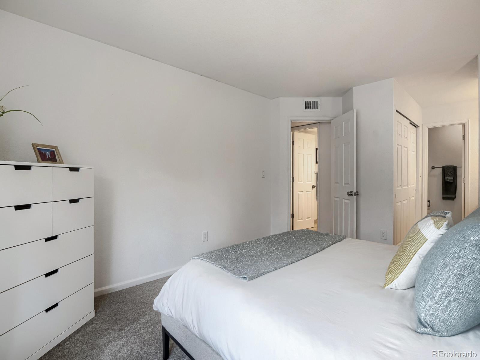 2199 S Scranton Way Unit: 201