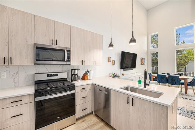 2370 W 49th Avenue