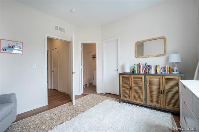 5890 W 39th Place