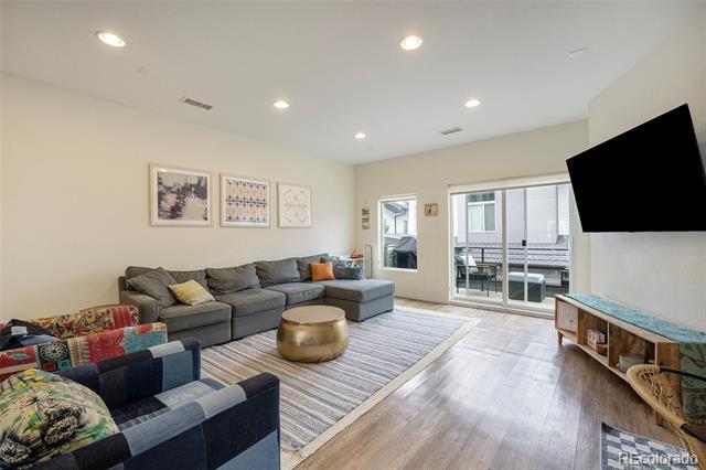 5890 W 39th Place