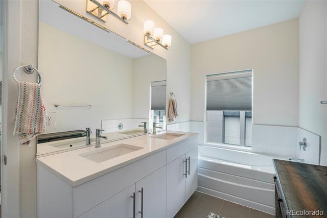 5890 W 39th Place