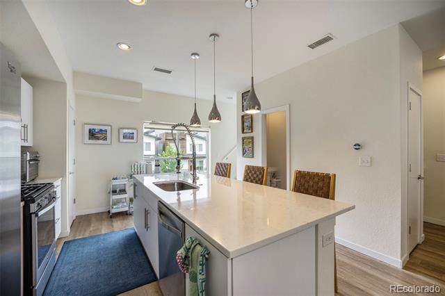 5890 W 39th Place