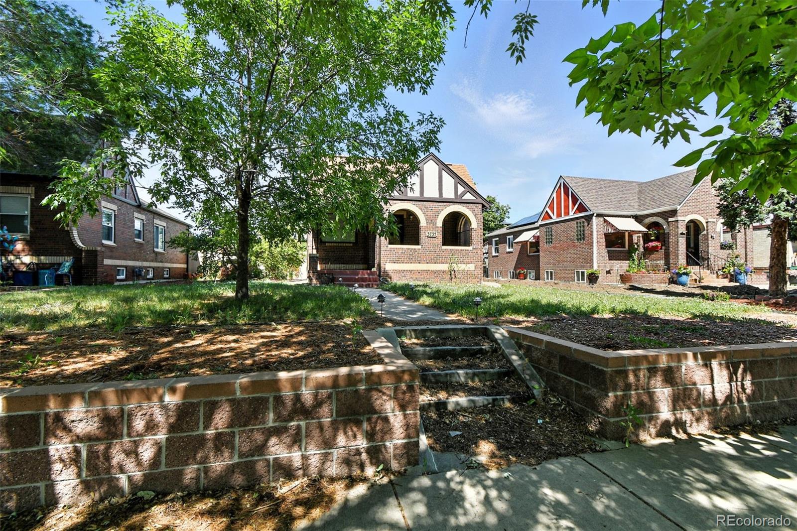 3737 Wyandot Street