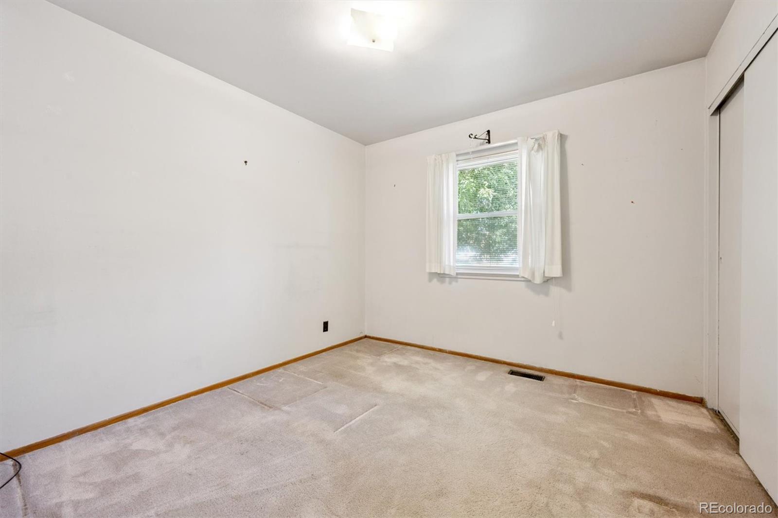 2740 Barnhart Street