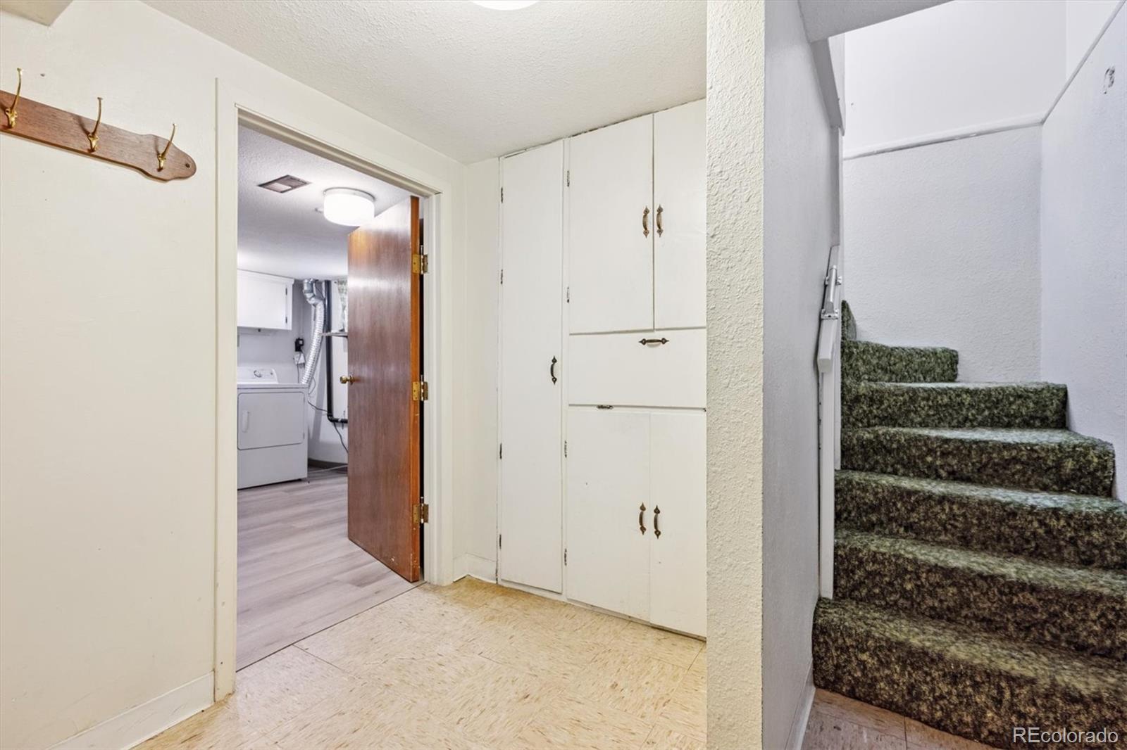 2740 Barnhart Street