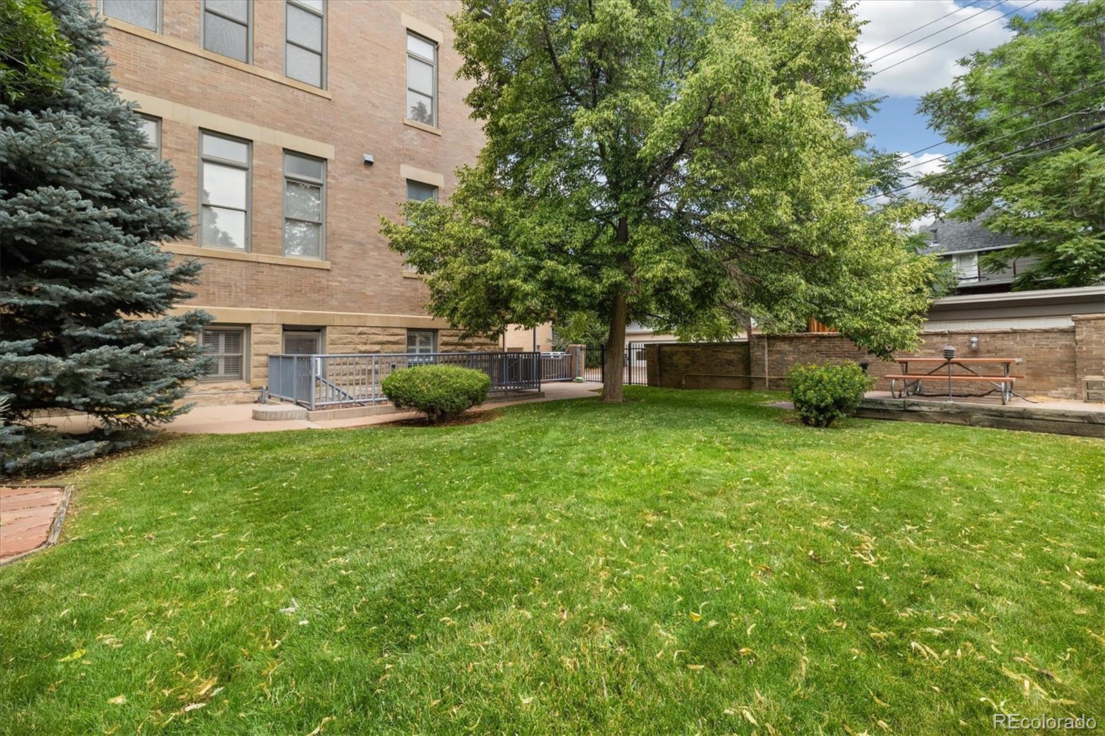 1140 Columbine Street Unit: 106