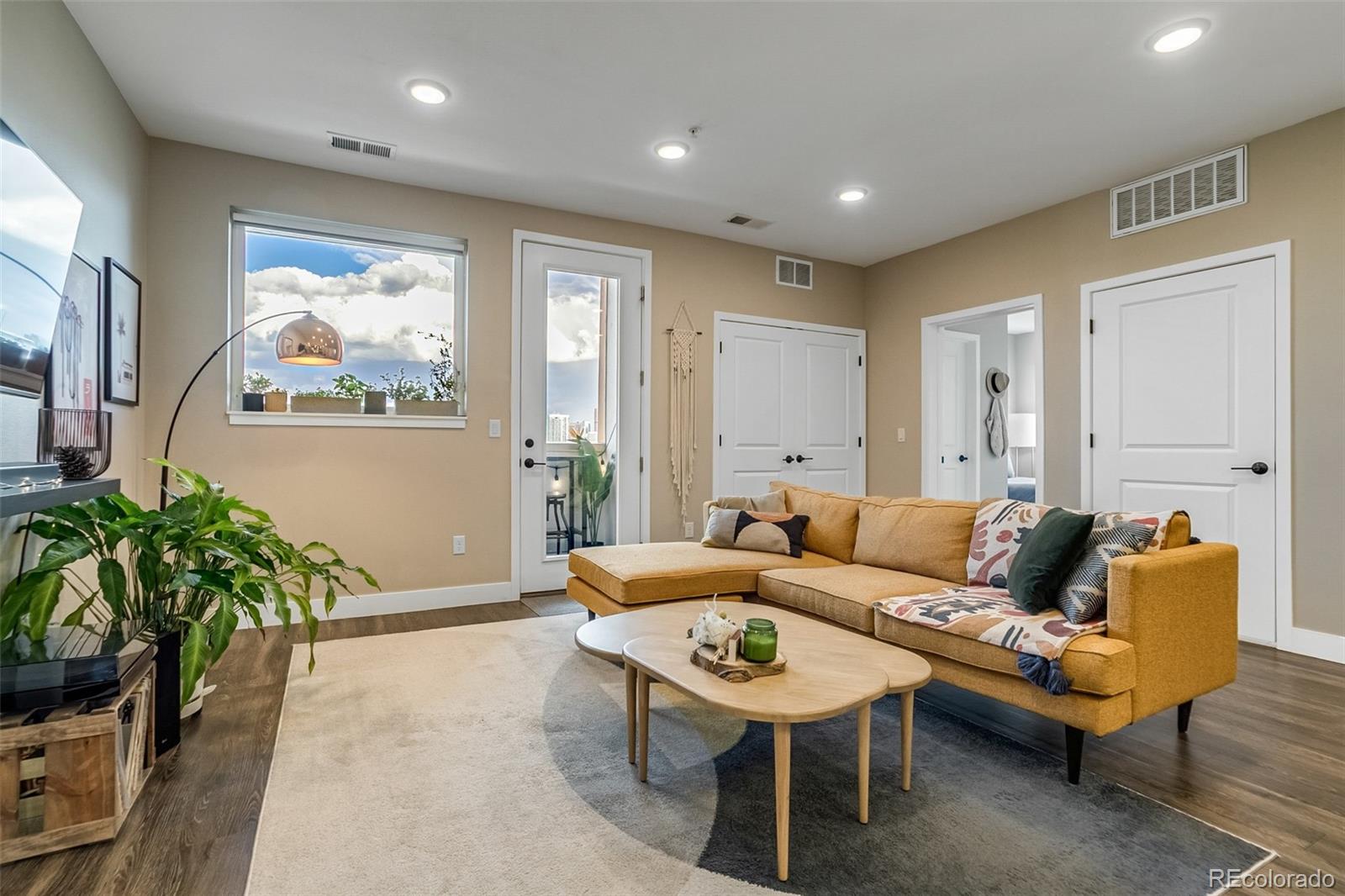 2729 W 28th Avenue Unit: 504