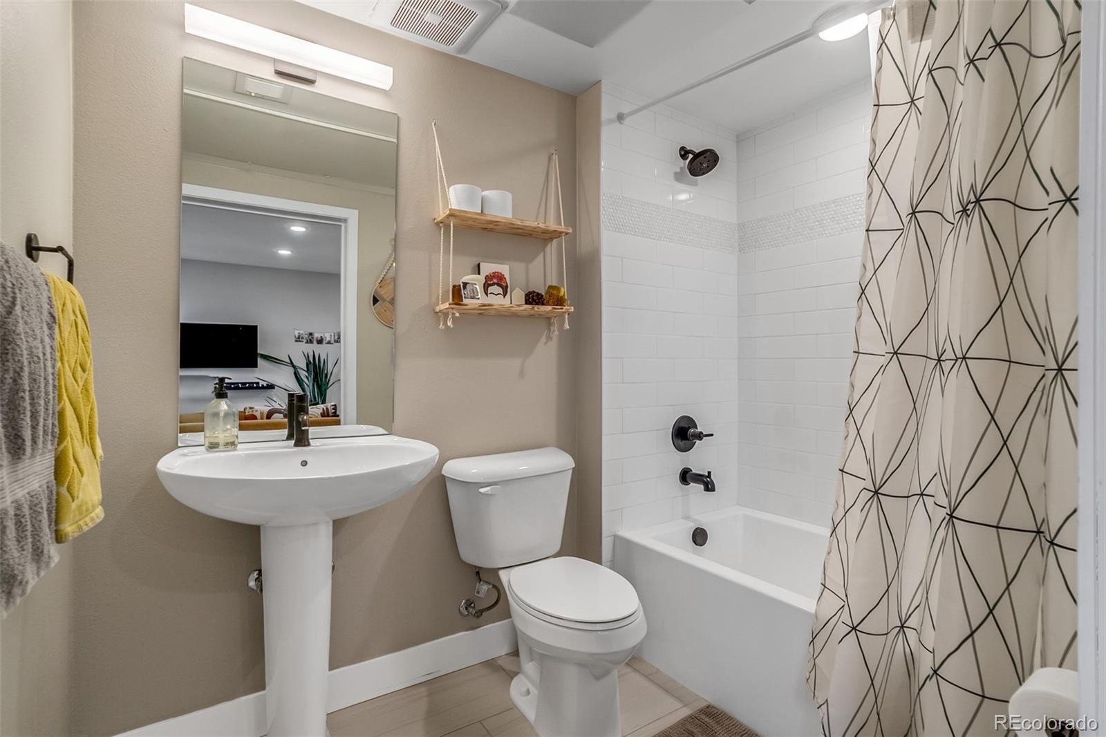 2729 W 28th Avenue Unit: 504