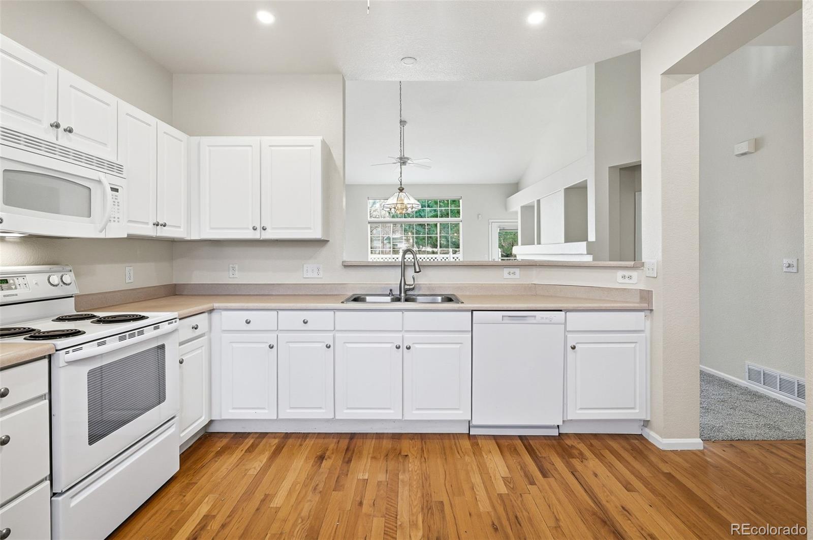 2526 S Tucson Circle