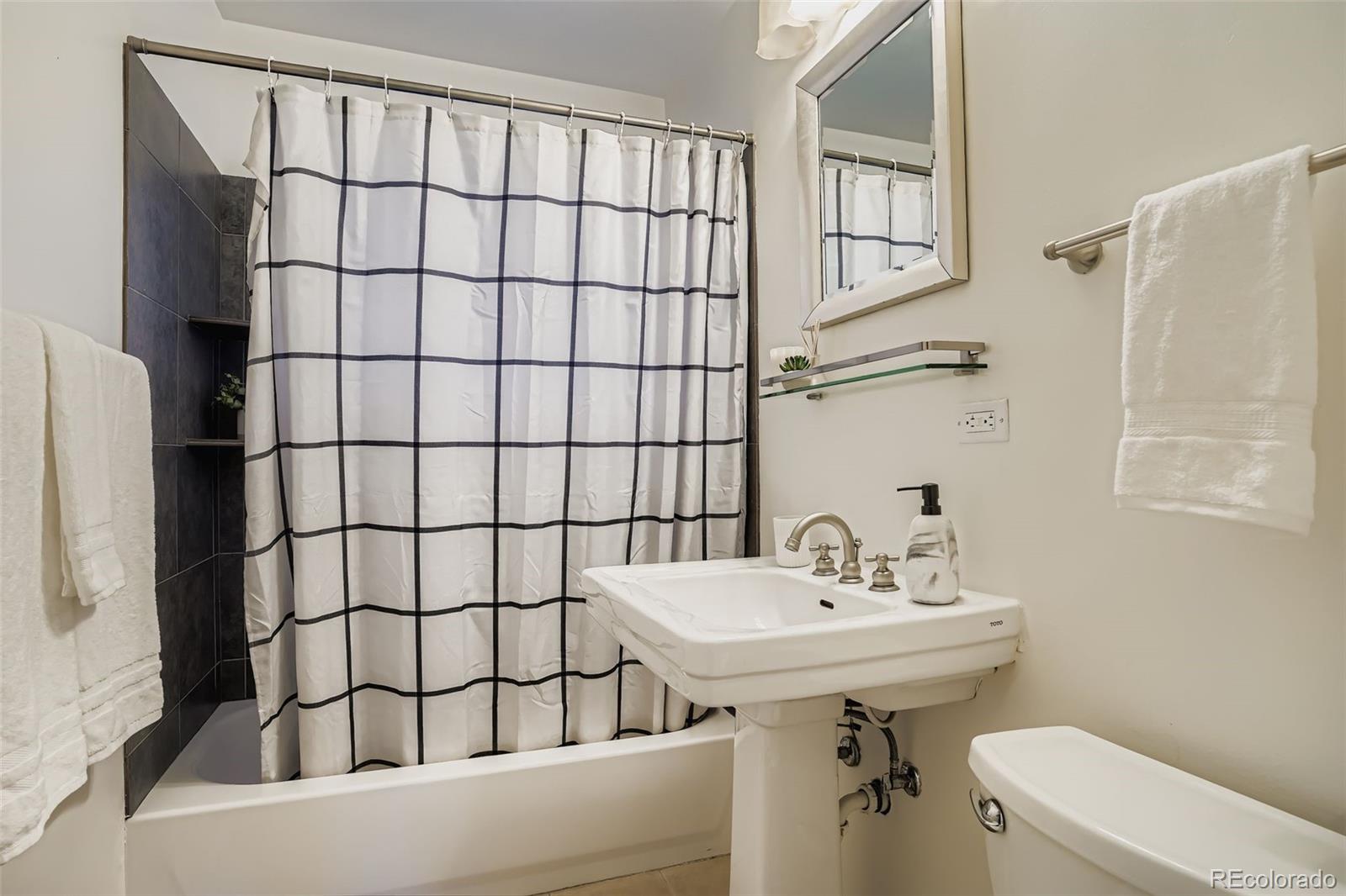 2554 S Lafayette Street