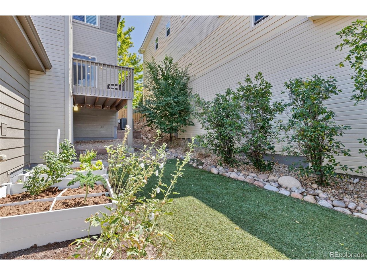 3332 Cranston Cir