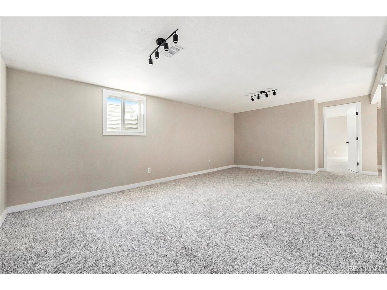 8348 Cherokee St