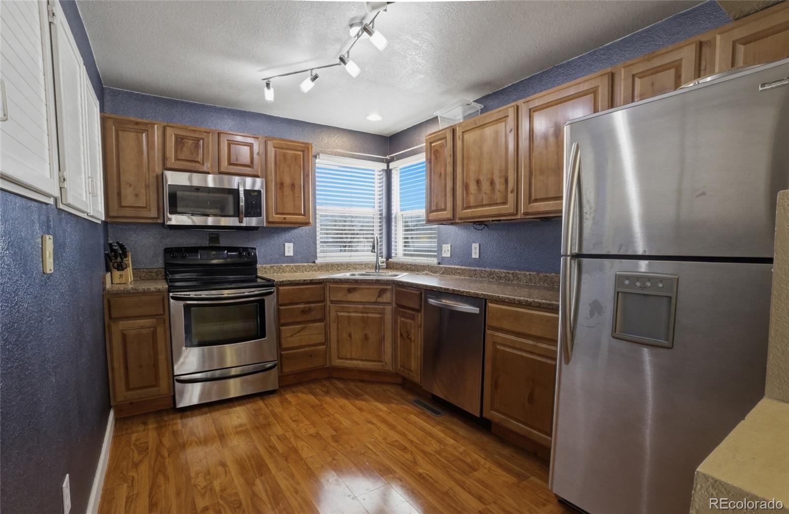 2669 S Deframe Circle