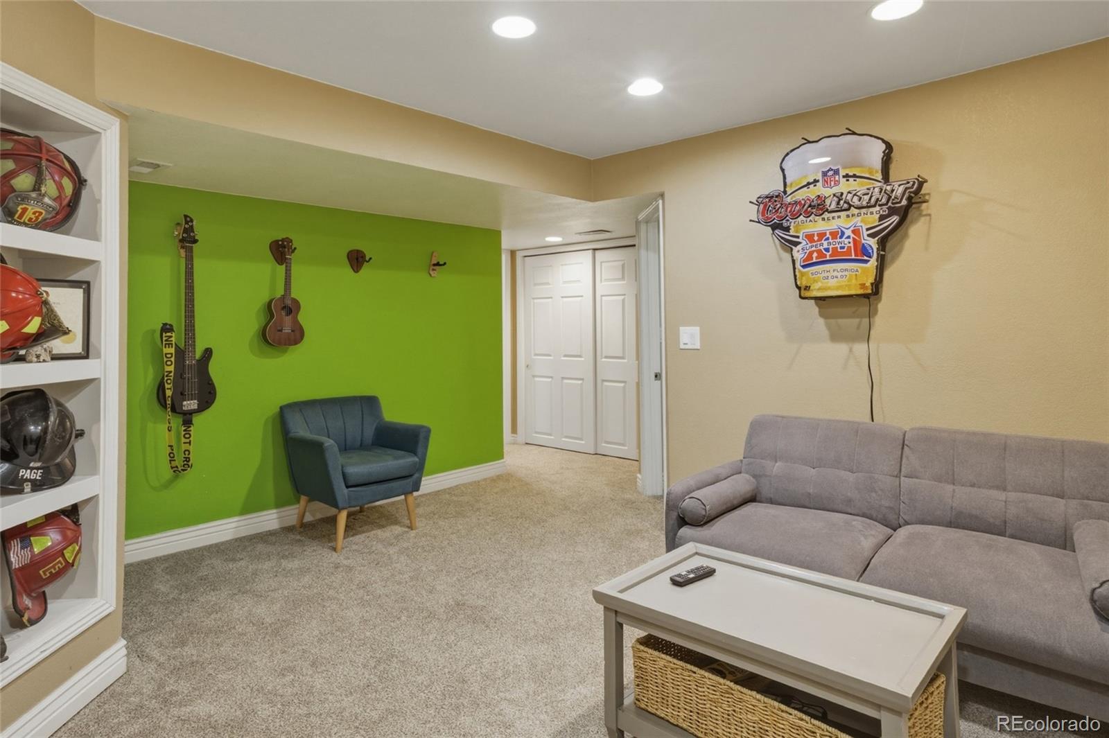 2669 S Deframe Circle