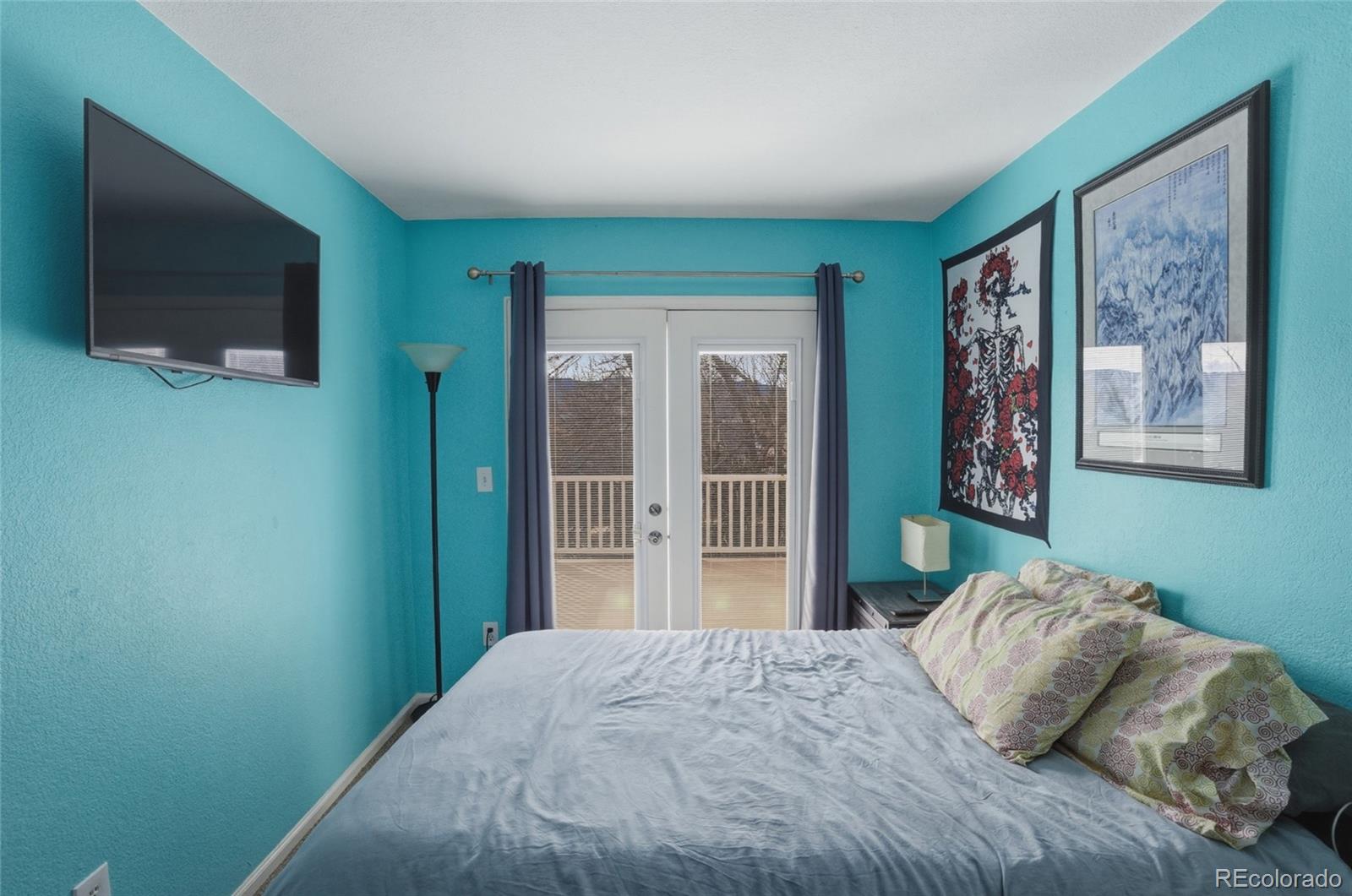 2669 S Deframe Circle