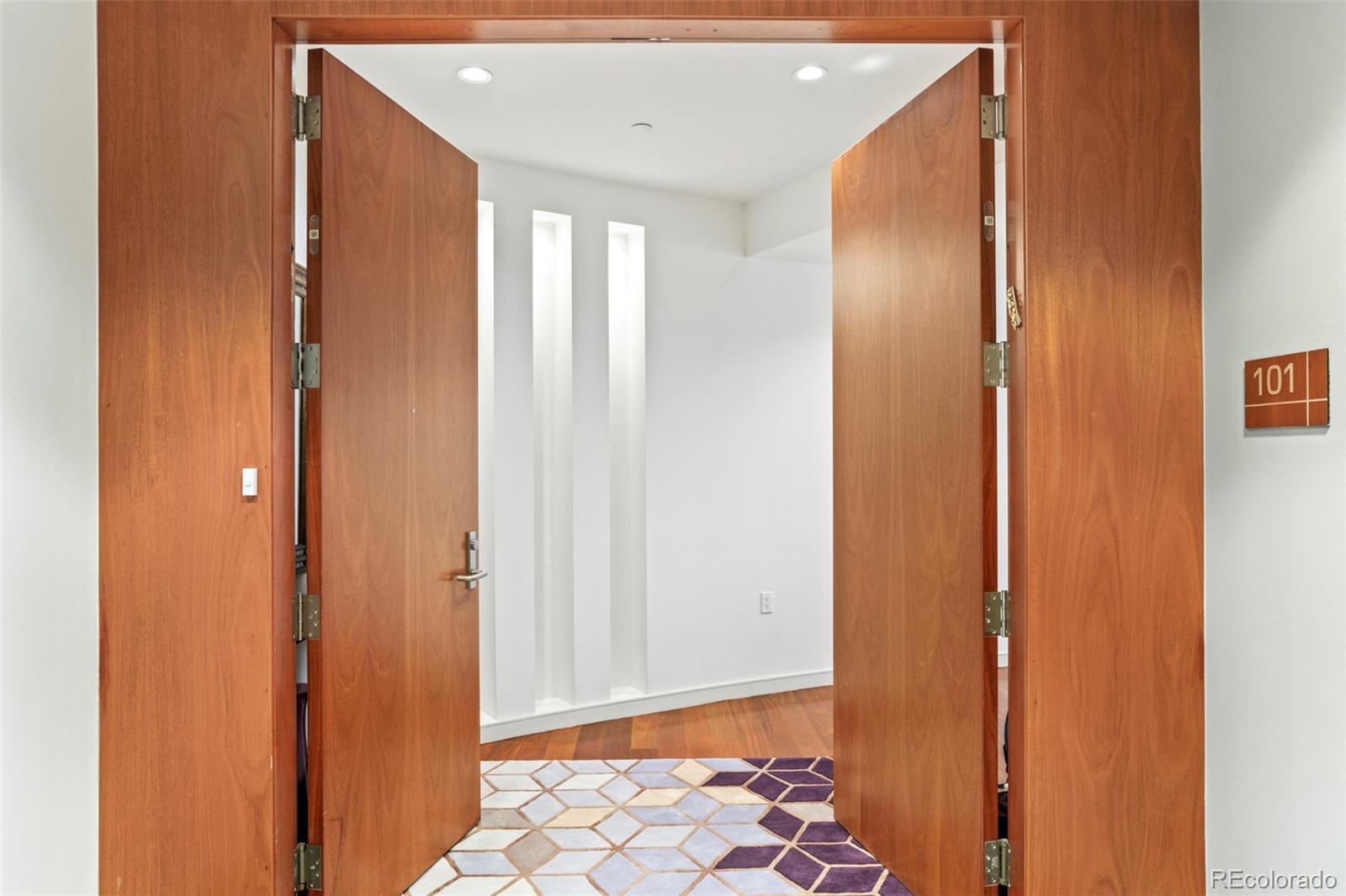 333 S Monroe Street Unit: 101