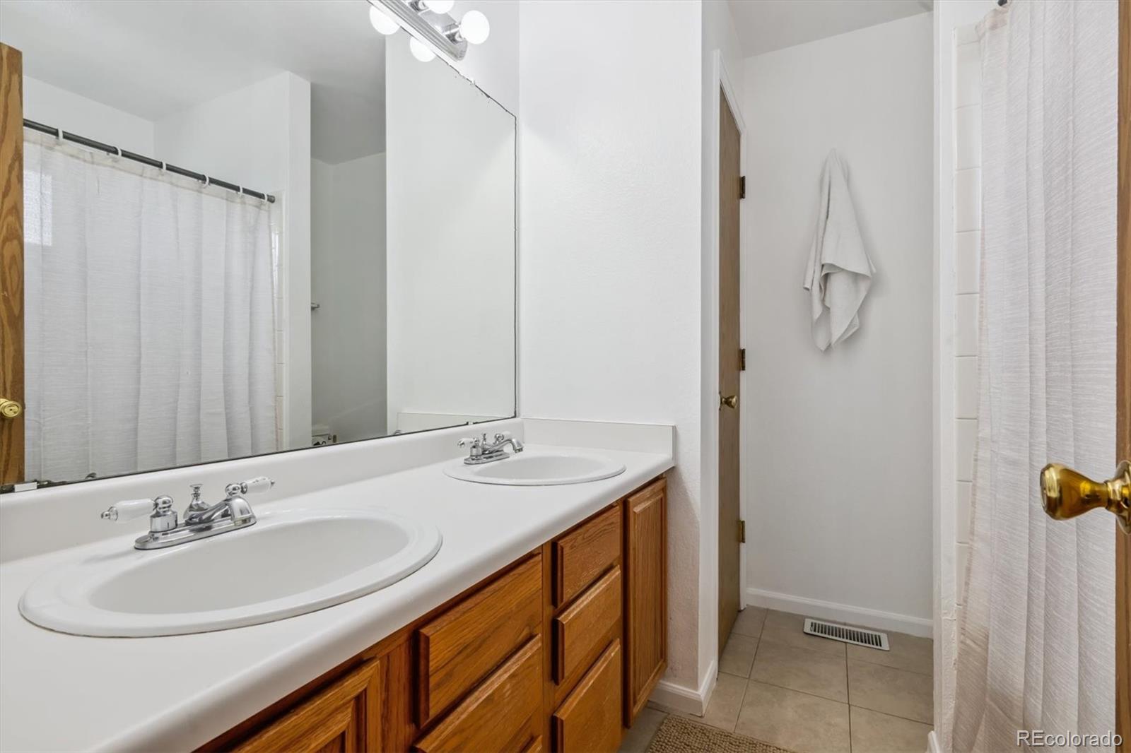 4048 Ashcroft Avenue