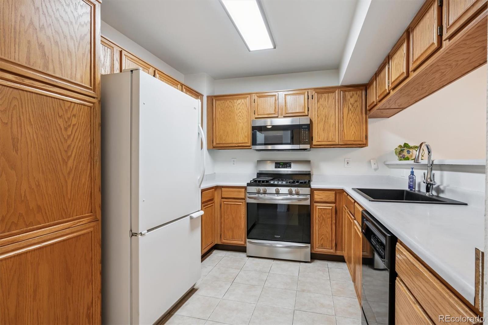 4048 Ashcroft Avenue