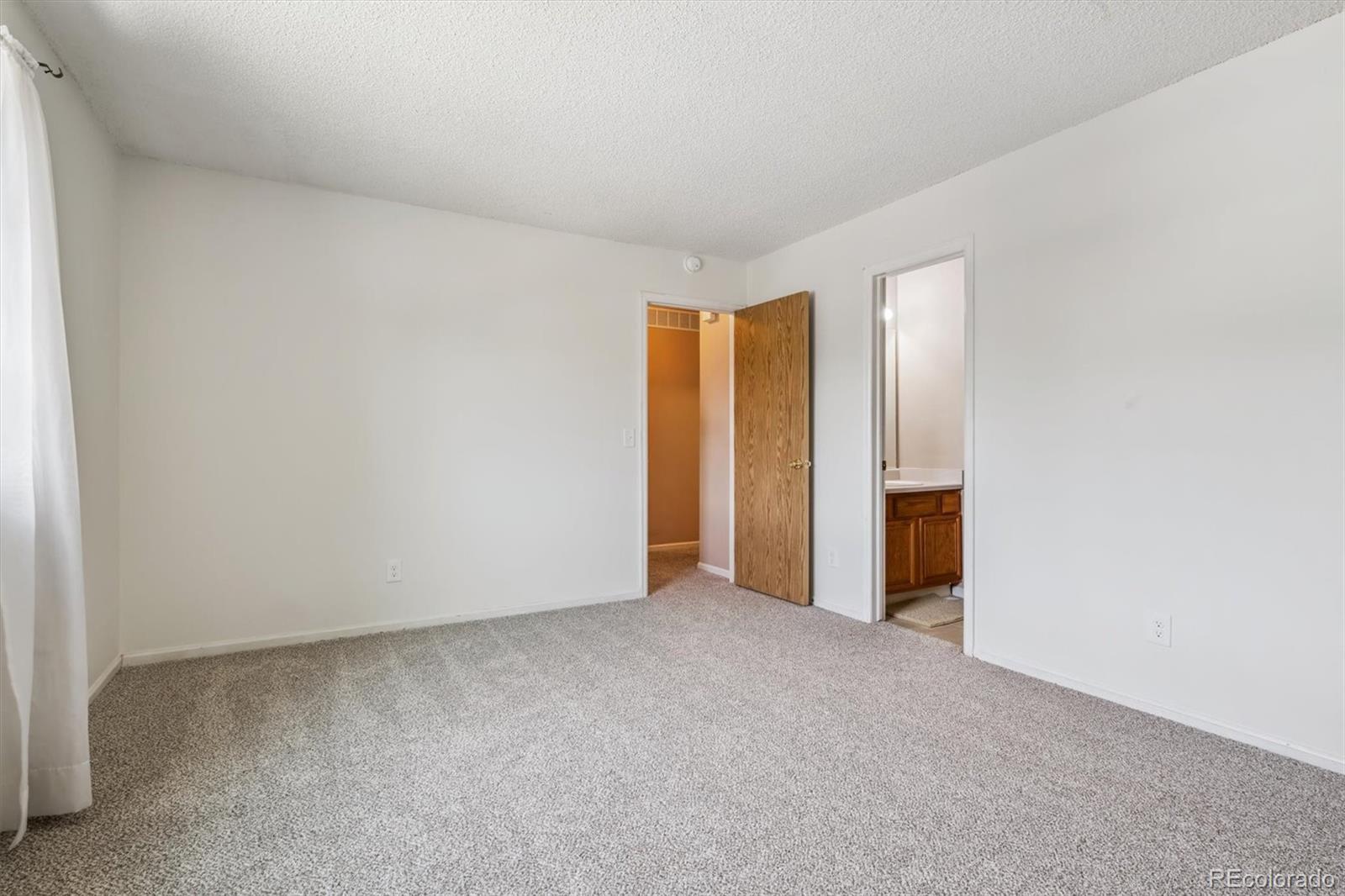 4048 Ashcroft Avenue