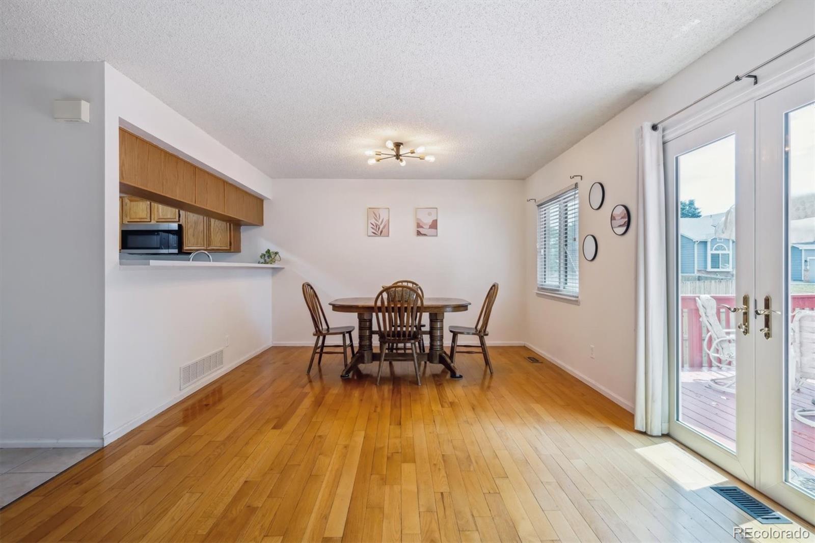 4048 Ashcroft Avenue