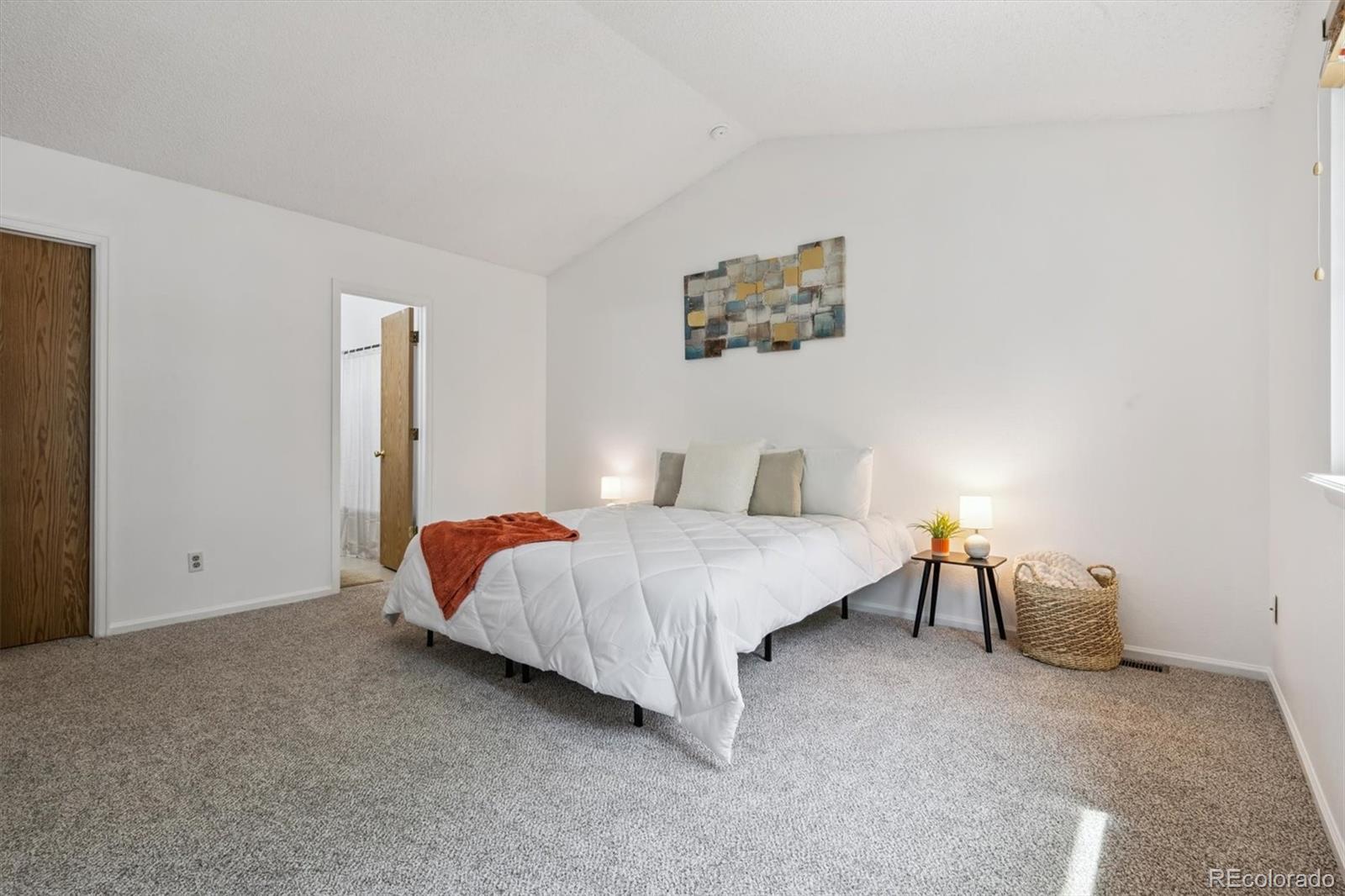 4048 Ashcroft Avenue