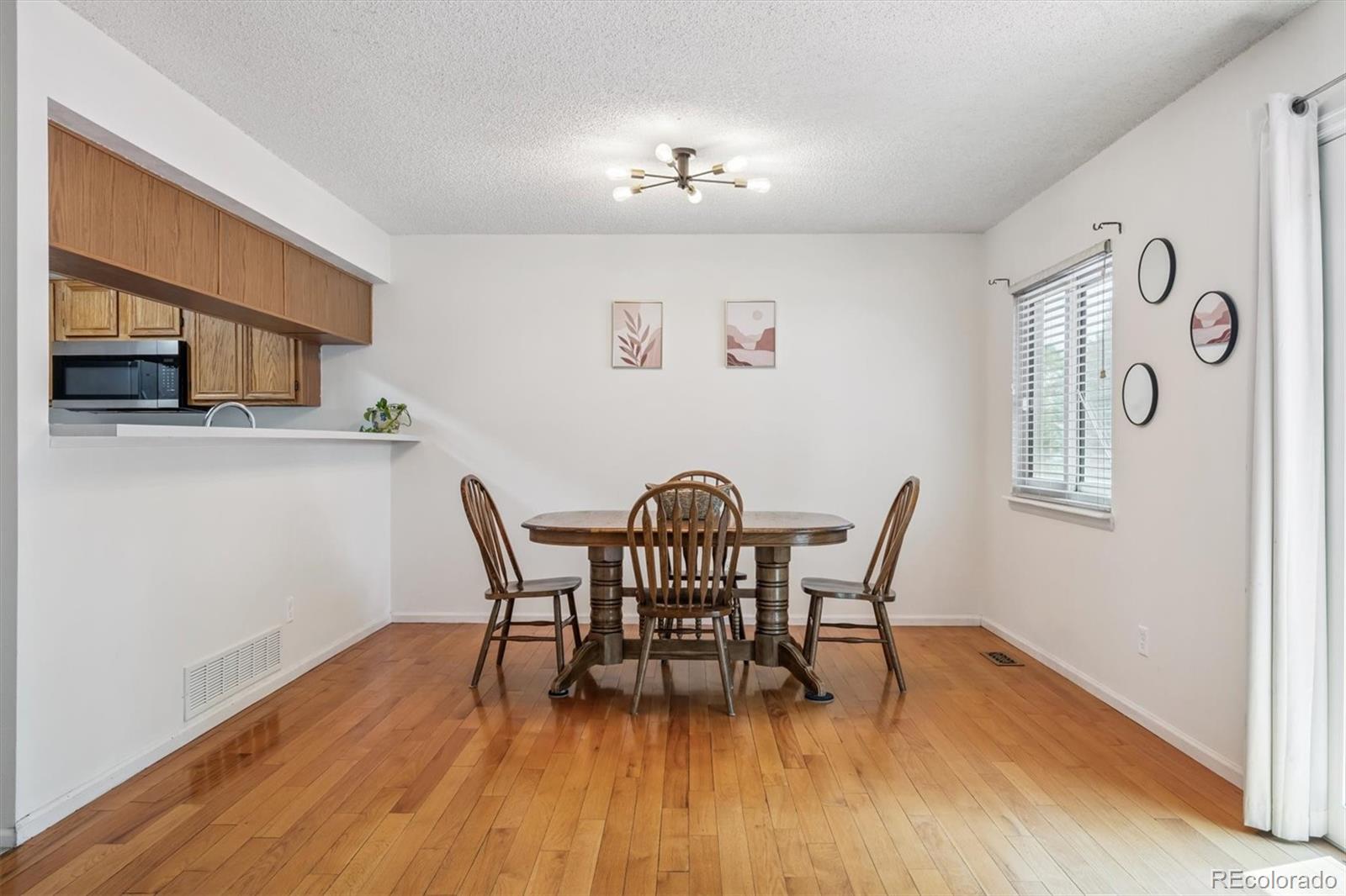 4048 Ashcroft Avenue