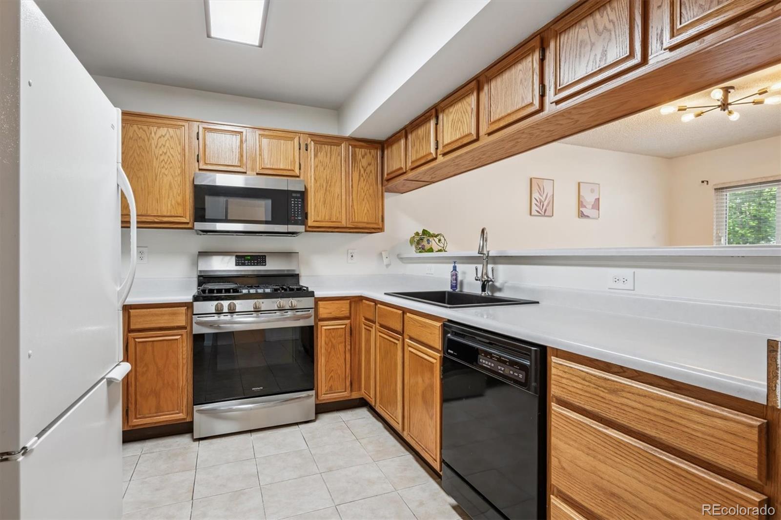 4048 Ashcroft Avenue