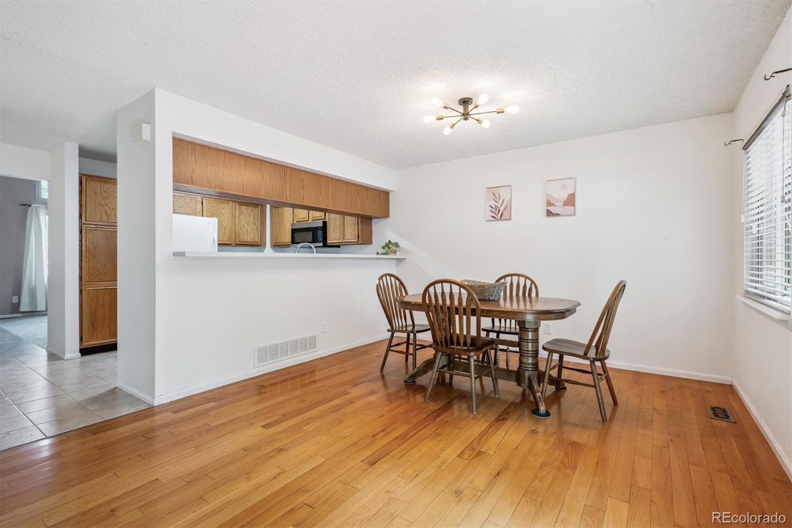 4048 Ashcroft Avenue