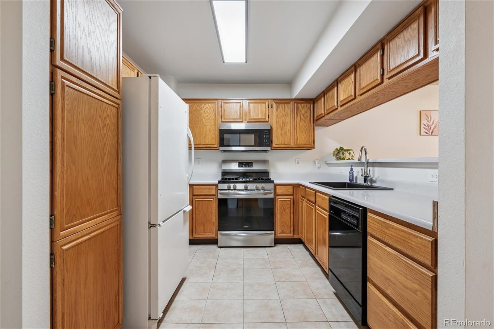 4048 Ashcroft Avenue