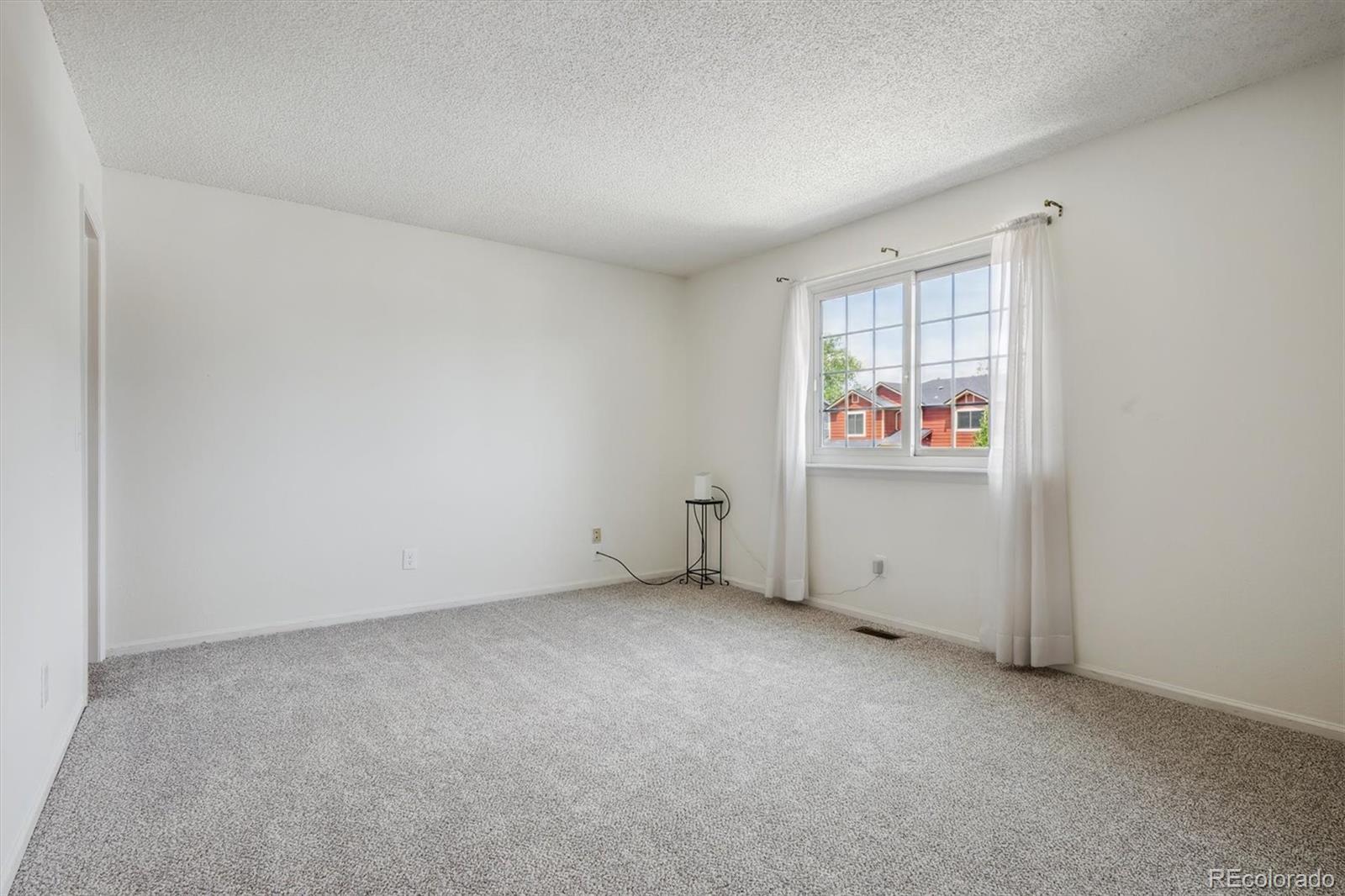 4048 Ashcroft Avenue