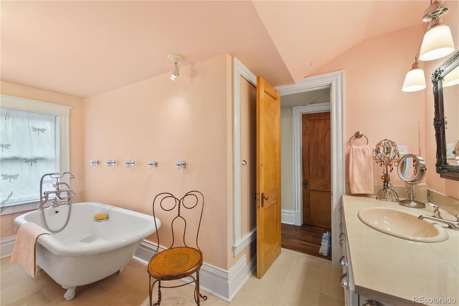 939 N Pearl Street Unit: C