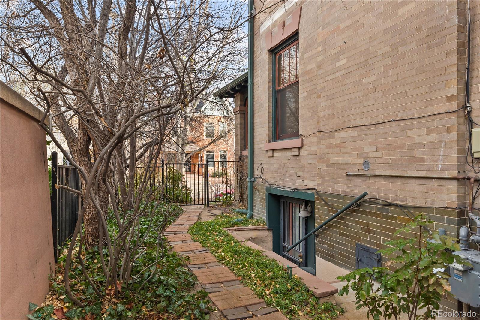 939 N Pearl Street Unit: C